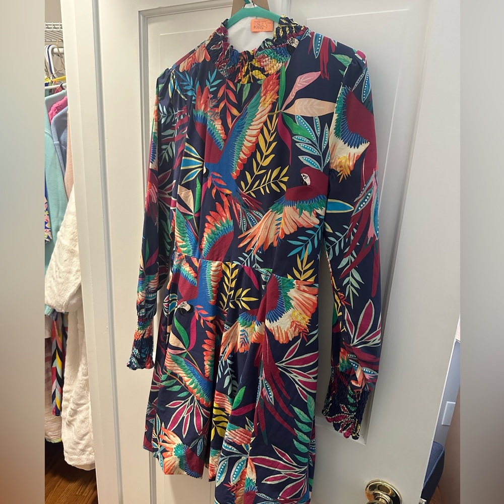 Farm Rio floral dress! With tie at waist